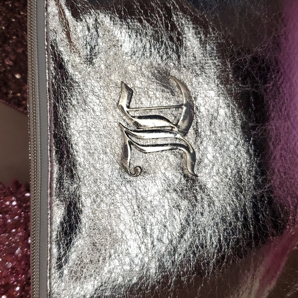 Juicy Couture 💖NWOT💖 Crackled Metallic Silver Large Cosmetic Bag!💖💖💖 - Picture 3 of 9